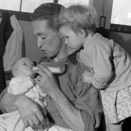 Engaging Fathers in the Early Years: A Practitioner's Guide